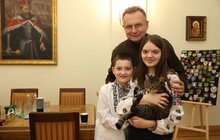 Фото 12: Дев’ятьом родинам полеглих захисників у мерії Львова вручили державні нагороди