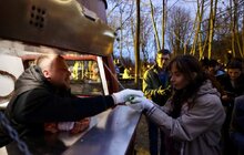 Фото 7: Містяни долучилися до випуску у природу близько 300 врятованих кажанів
