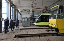 Фото 2: Швейцарія безоплатно передасть Львову 11 трамваїв: сьогодні у мерії підписали угоду