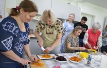 Фото 3: Як у модульному містечку у Львові випікали паску за особливим рецептом (фото/відео)