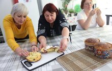 Фото 21: Як у модульному містечку у Львові випікали паску за особливим рецептом (фото/відео)