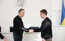 Фото 12: Обдаровані львівські школярі отримали по 30 тисяч гривень