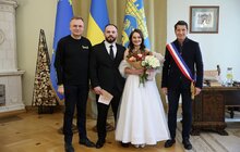 Фото 11: Військовий одружився у львівській Ратуші (відео)
