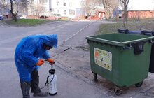Фото 20: Комунальні служби продовжують дезінфікувати місто: миють вулиці, тротуари, зупинки транспорту, сходові клітки будинків