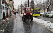 Фото 54: На вулицях Львова працює більше 50 одиниць снігоприбиральної техніки