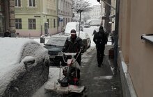 Фото 124: Минулої ночі в місті працювало 95 одиниць техніки, для посипання доріг використано 492 м3 піскосуміші