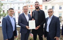 Фото 2: Мер Львова зустрівся з Ніко Амірґулашвілі, котрий планує пішки пройти від Вільнюса до Тбілісі