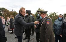 Фото 26: На Меморіалі Героїв Небесної Сотні вояки братства ветеранів УПА підняли національний стяг