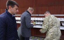 Фото 28: На Меморіалі Героїв Небесної Сотні вояки братства ветеранів УПА підняли національний стяг