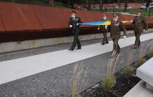 Фото 34: На Меморіалі Героїв Небесної Сотні вояки братства ветеранів УПА підняли національний стяг