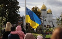 Фото 40: На площі перед Центром Довженка у Львові урочисто підняли Державний прапор