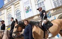 Фото 4: На День міста у центрі Львова замайоріли прапори військових та оборонних сил України (фото/відео)