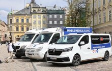 Фото 2: У Львові тайванські лікарі передали військовим мобільний стоматологічний комплекс та швидку (відео)