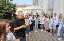 Фото 13: Учням, які отримали 600 балів на цьогорічному тестуванні, виплатять по 15 тисяч гривень