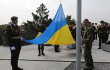 Фото 3: У Львові урочисто підняли прапор України над Меморіалом пам’яті Героїв Небесної Сотні