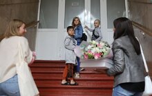 Фото 1: У Центрі «Незламні матусі» оселилась нова мешканка: новонароджена дівчинка Даринка