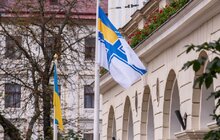 Фото 9: Біля львівської Ратуші на флагштоку вивісили прапор військово-морських сил