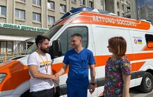 Фото 7: Міській дитячій лікарні Львова подарували реанімобіль