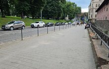 Фото 1: У Львові на 11 локаціях демонтували вуличне огородження