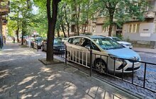 Фото 1: У Львові на 11 локаціях демонтували вуличне огородження