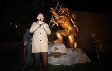 Фото 1: У Львові відбулася Стрілецька ватра на площі біля скульптурної композиції українським бійцям Листопадового чину