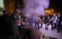 Фото 2: У Львові відбулася Стрілецька ватра на площі біля скульптурної композиції українським бійцям Листопадового чину