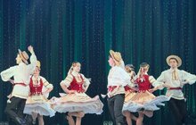 Фото 2: Майже 300 танцівників на одній сцені: дитячі хореографічні ансамблі з прифронтових міст приїхали до Львова