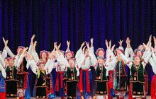 Фото 8: Майже 300 танцівників на одній сцені: дитячі хореографічні ансамблі з прифронтових міст приїхали до Львова