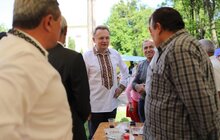 Фото 1: Андрій Садовий привітав мешканців Дублян з Днем міста
