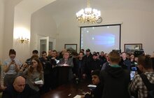 Фото 9: Активісти зірвали засідання виконавчого комітету ЛМР
