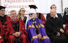 Фото 4: Мер Львова привітав випускників УКУ