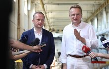 Фото 6: Мер Львова спільно з міністром екології оглянули очисні споруди, де працівники продемонстрували технологію очищення стічних вод від поліетилену