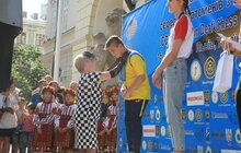 Фото 1: У центрі Львова урочисто нагородили переможців чемпіонату Європи з шахів серед спортсменів з порушенням слуху