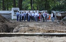 Фото 2: Мер Львова оглянув виконання робіт з будівництва Інформаційно-освітнього центру та парковки в Шевченківському гаю
