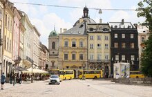 Фото 2: На площі Ринок провели соціальну акцію «Екскурсія Львовом, яка ніколи не відбудеться»