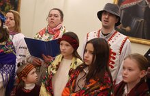 Фото 10: Вертеп з переселенців: у Львові мешканці модульного містечка організували справжнє дійство (відео)