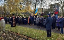 Фото 3: Міський голова взяв участь у вшануванні пам’яті жертв Голодомору в Рочдейлі