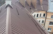 Фото 3: У Львові завершують відновлювати будинки, які постраждали від російських ракет