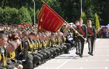 Фото 13: Вітаючи випускників Академії сухопутних військ, Андрій Садовий запропонував вже впровадити стандарти НАТО в Україні