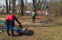 Фото 11: На території Львова проводять миття і дезінфекцію дитячих майданчиків