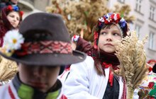 Фото 20: У переддень Різдва у Львові встановили Різдвяного Дідуха