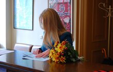 Фото 6: Сьогодні відвідувачам туристично-інформаційних центрів Львова дарували квіти