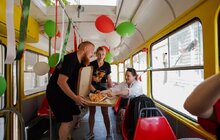 Фото 14: У Львові курсує екскурсійний трамвай, який допомагає збирати гроші на дитячу реабілітацію (відео)