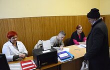 Фото 4: Помилися, поїли, отримали одяг і допомогу: місто знову організувало масштабний захід для безхатьків