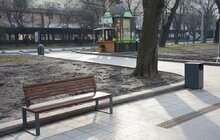 Фото 20: На пр Свободи облаштували 30 нових лавок та 15 урн
