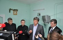 Фото 6: А. Садовий: «В цьому «Хоспісі» 30 людей мають підтримку та відповідний догляд» 