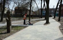 Фото 4: На вул. Хмельницького, 156 облаштовують сквер і встановлять дитячий майданчик