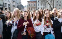 Фото 20: У центрі Львова урочисто заспівали Гімн України