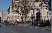Фото 5: На пр.Свободи облаштовують окрему смугу для громадського транспорту