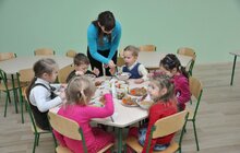 Фото 3: «Дуже важливо, щоб кожного місяця ми відкривали додаткові групи і за 2016-17 роки ми забули про проблему з місцями у садочках», - А. Садовий